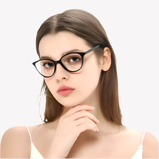 Model wearing Le Seven Sienna cat-eye glasses