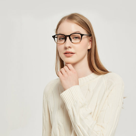 Model wearing Le Seven Shade square prescription glasses