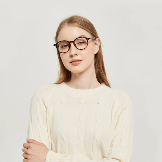 Model wearing Le Seven Diana round prescription glasses