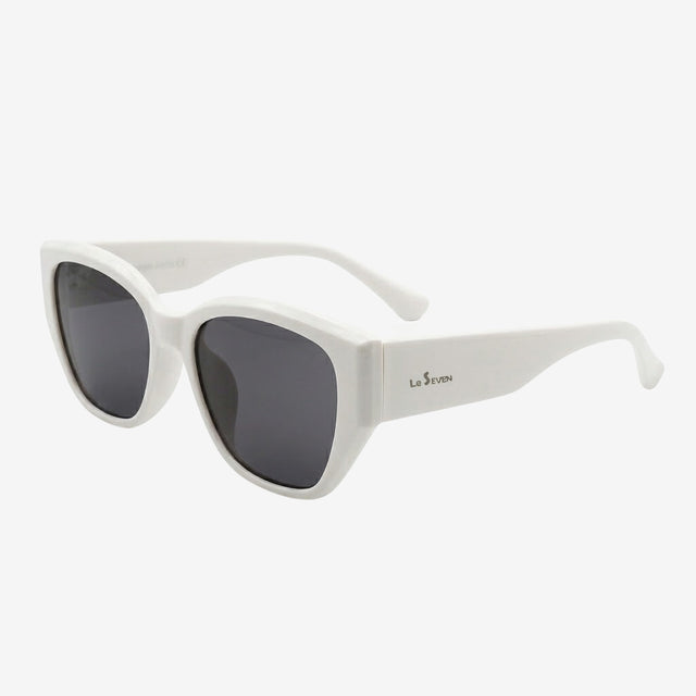 Lilly Pearl cat-eye polarized sunglasses, angled view