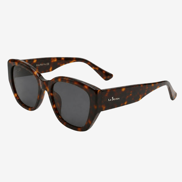 Lilly Brown Tortoise cat-eye polarized sunglasses, angled view