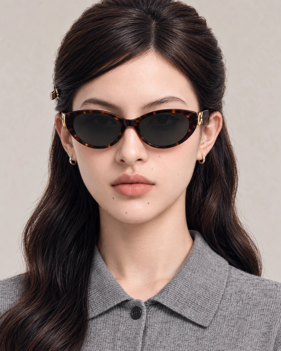 Model wearing LE SEVEN Kora sunglasses in Tortoise, alternate angle